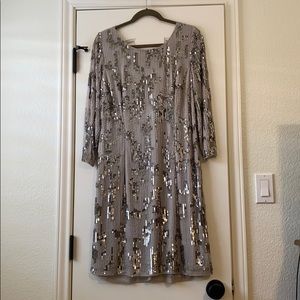 Shimmery Adrianna Papell Size 16 NWT